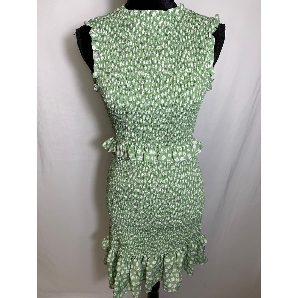 NWT Likely Green White Floral Sleeveless Smocked Dress Sz 4